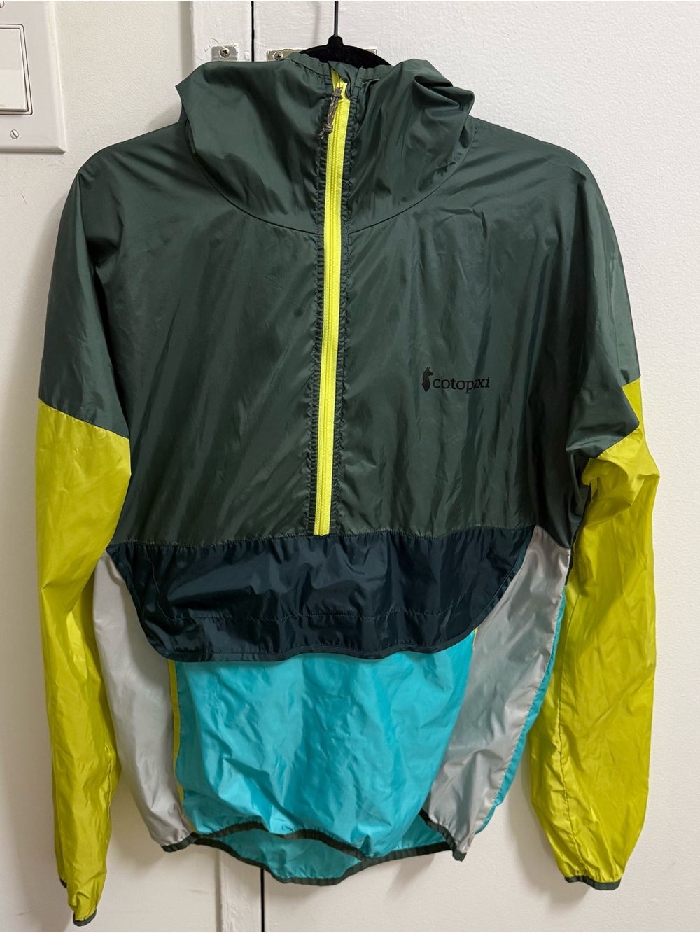 Cotopaxi Teca Windbreaker Jacket